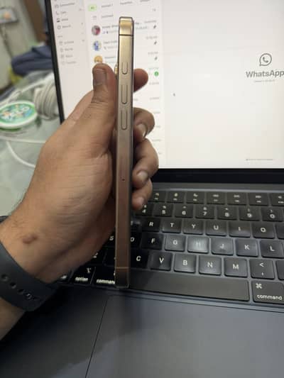 Apple iPhone 16 Pro Max