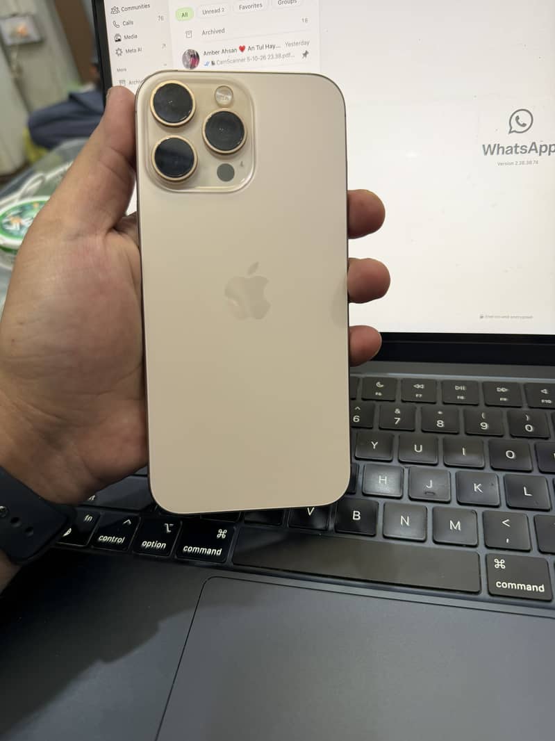 Apple iPhone 16 Pro Max 4