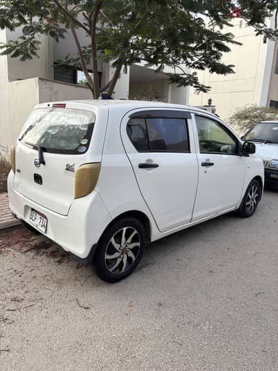 Daihatsu Mira 2012