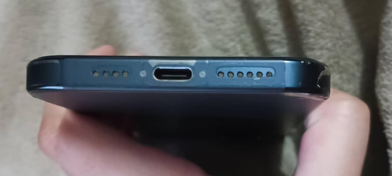Apple iPhone 15 Pro Max 2