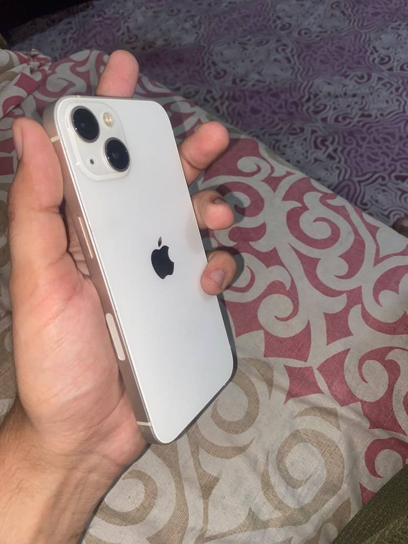 Apple iPhone 13 5