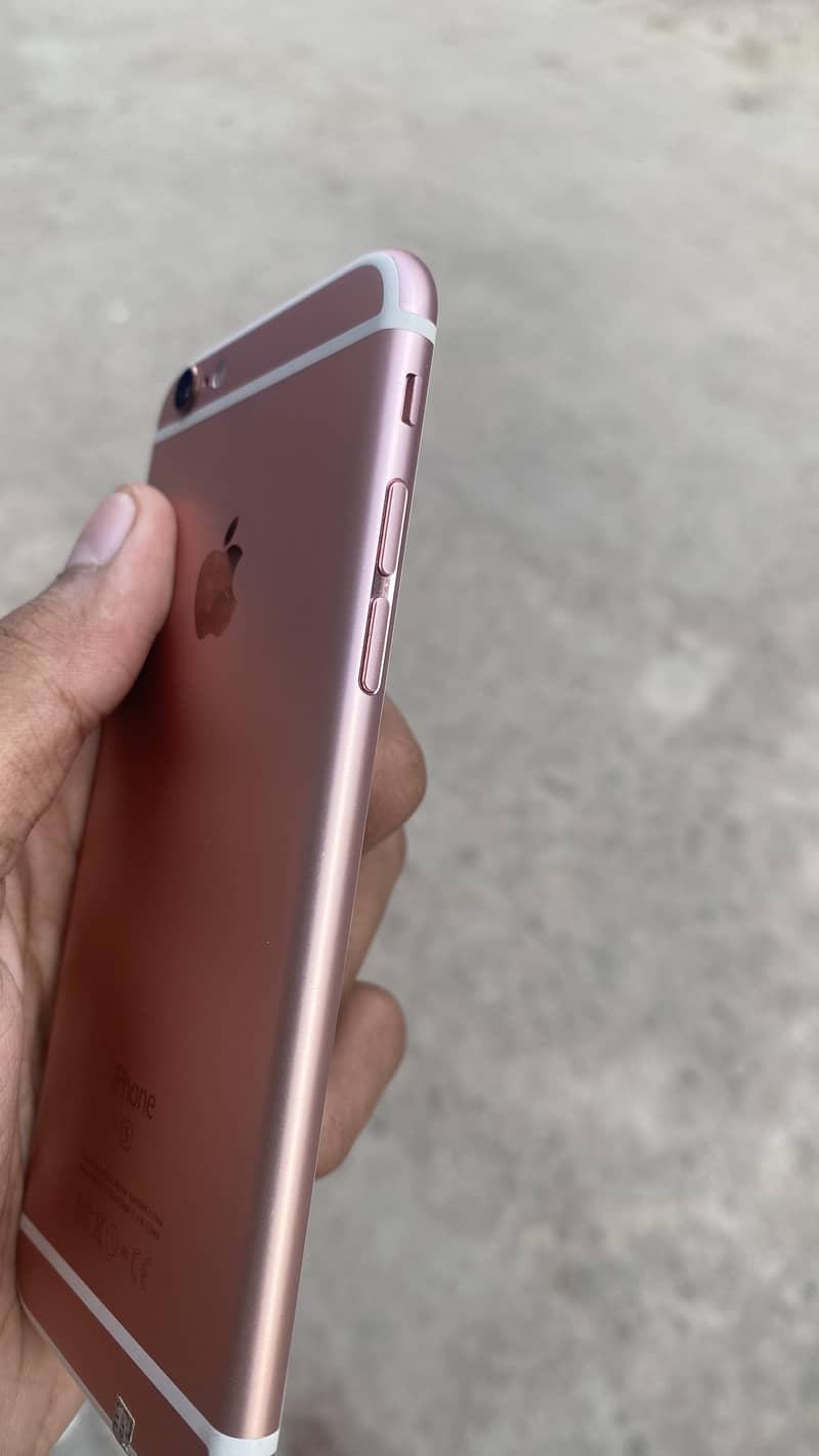 Apple iPhone 6S 1