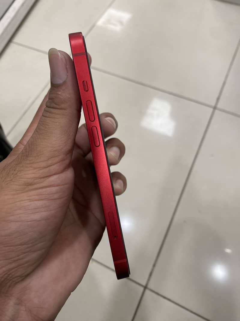 Apple iPhone 13 0
