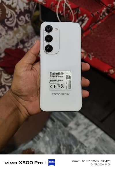 Spark 40 pro plus 8+8/256 0308/49000/22