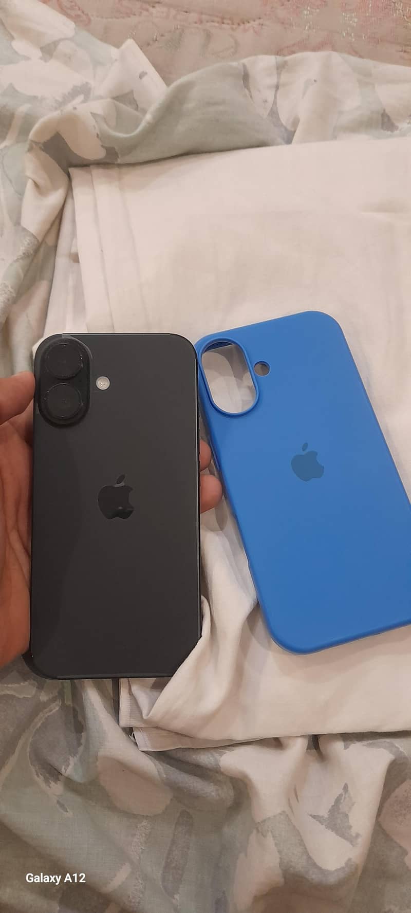 Apple iPhone 16 0