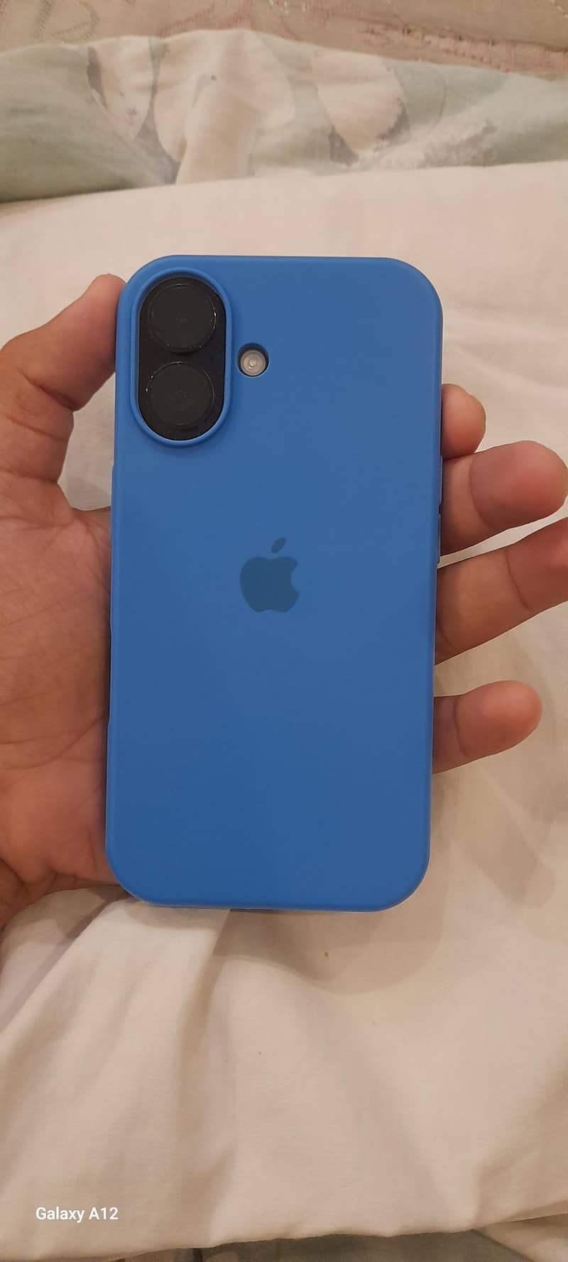 Apple iPhone 16 3