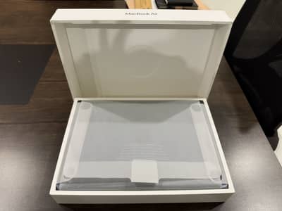 Macbook Air M4 16GB 256GB Blue 100% Battery Health 10/10 Box Charger
