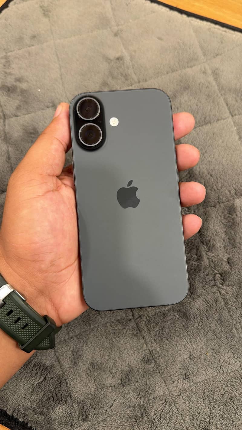 Apple iPhone 17 0