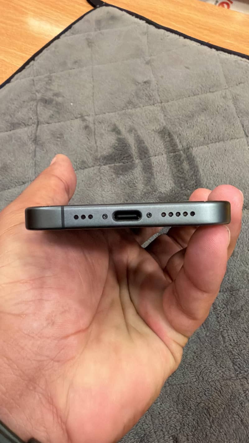 Apple iPhone 17 4