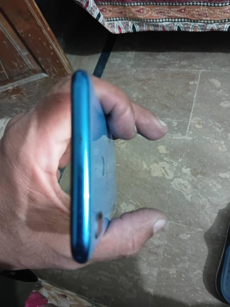 Samsung Mobile A30 3