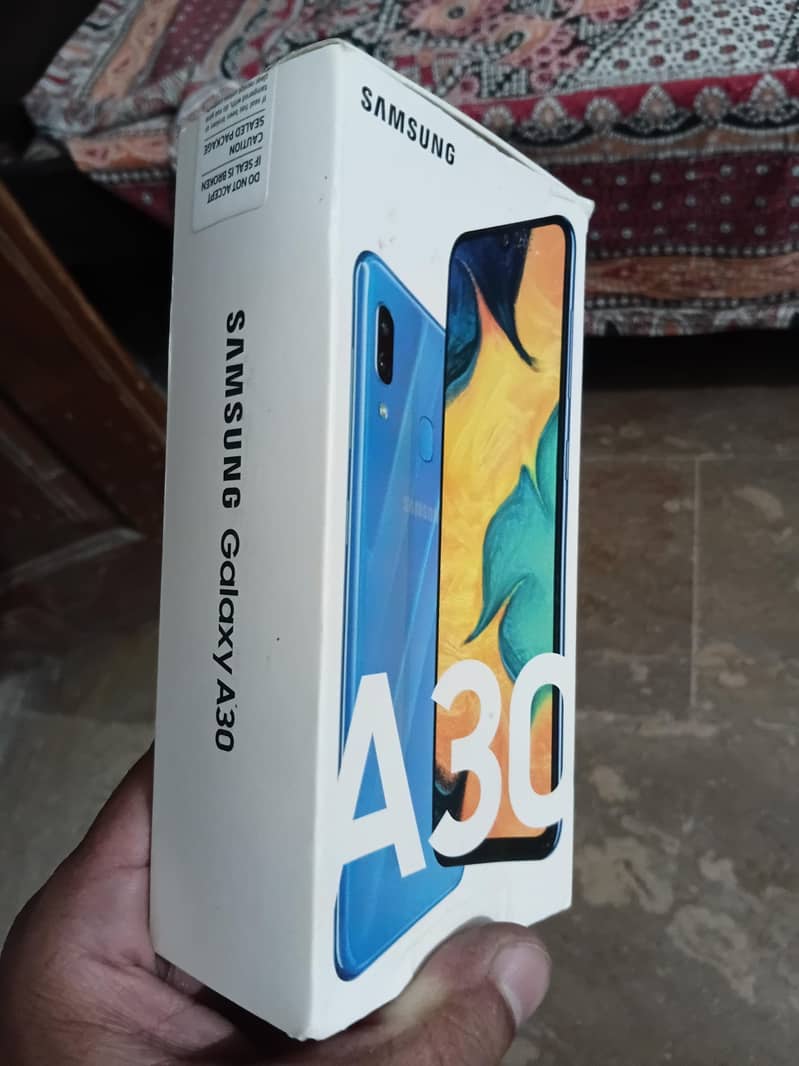 Samsung Mobile A30 4