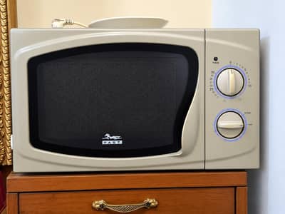FAST Microwave Oven – Used, Fully Working | Good Condition