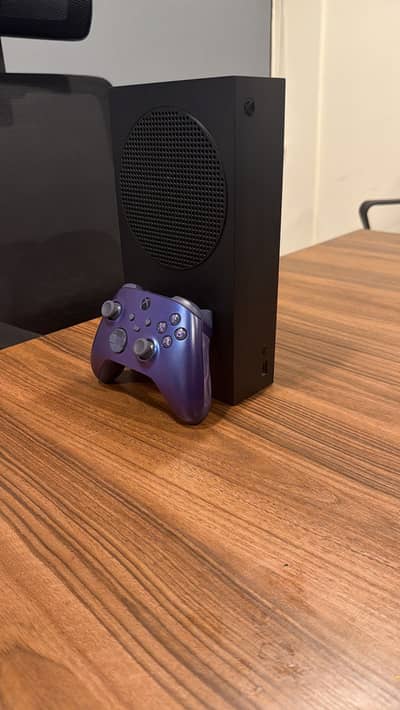 Xbox Series S 1 TB Black Edition 2 Controllers & BOX