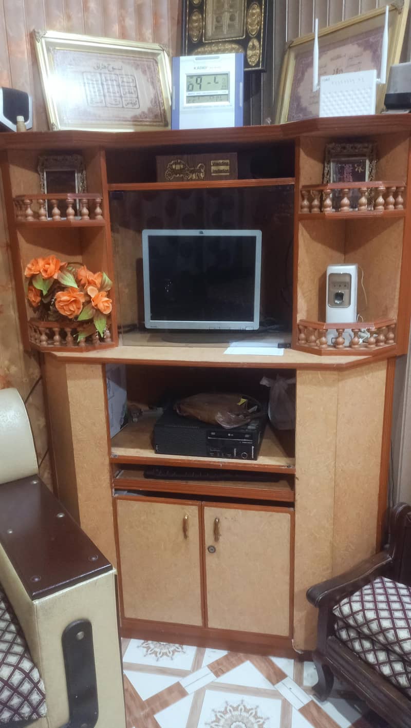 Computer & LCD TV corner 0