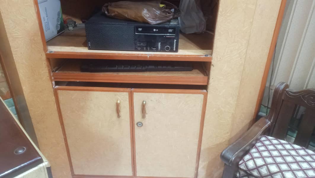 Computer & LCD TV corner 3