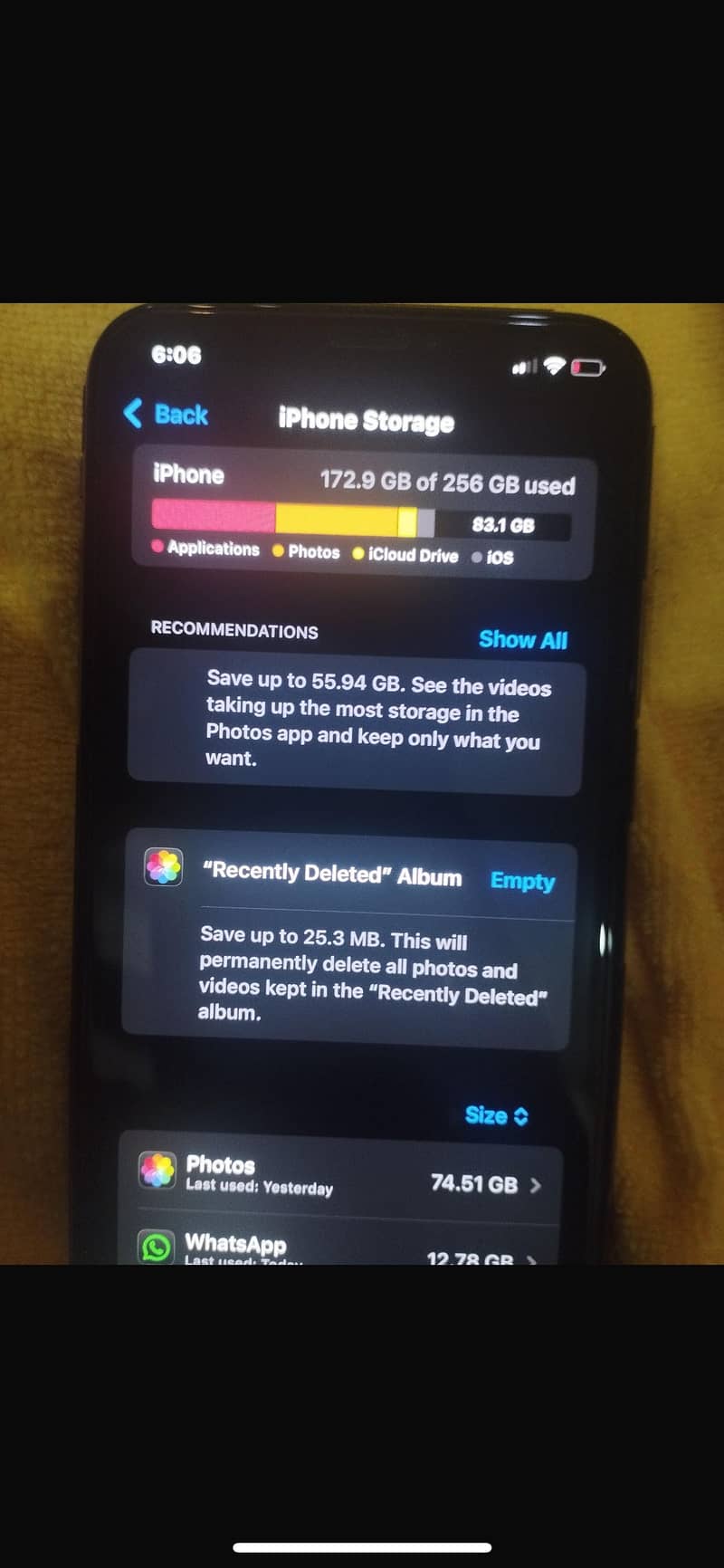 Apple iPhone XS 4