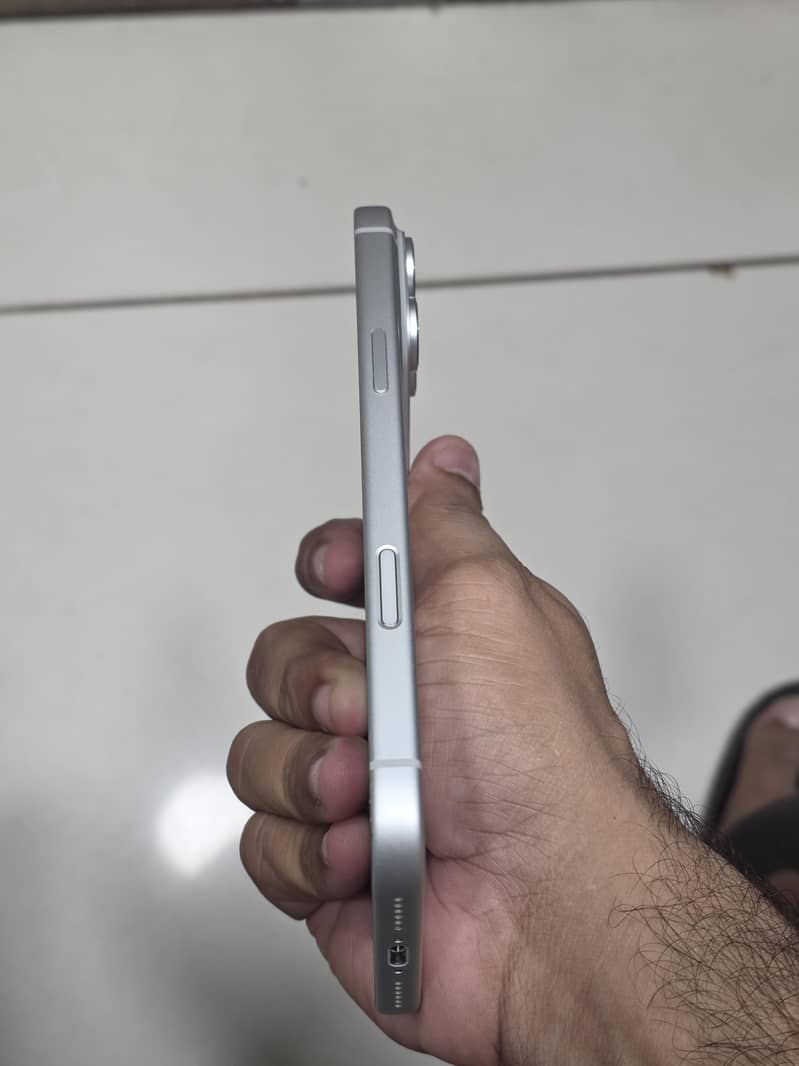 Apple iPhone 17 Pro Max 3