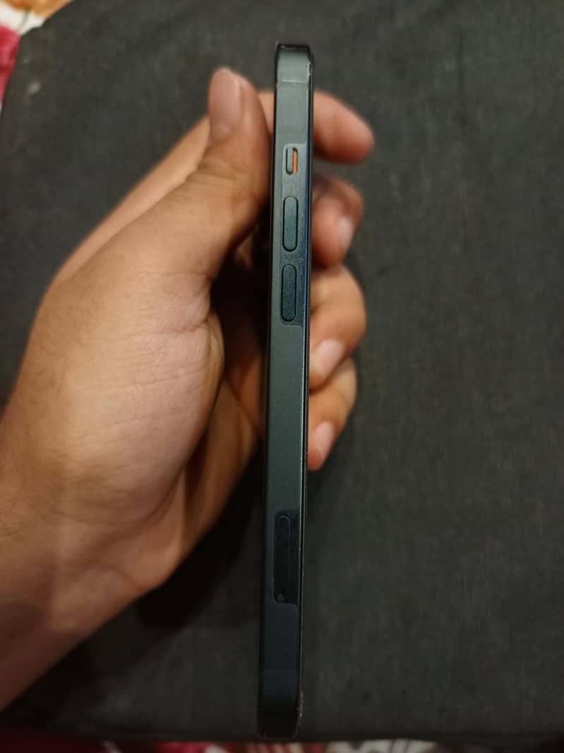Apple iPhone 13 3