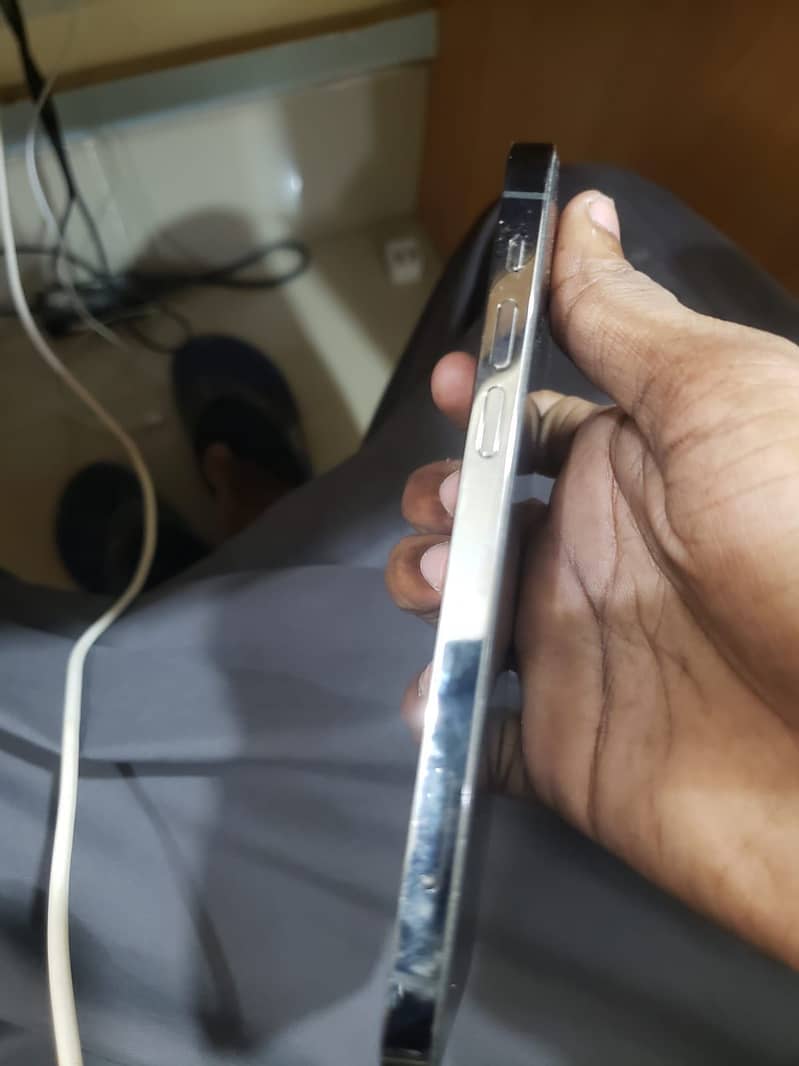 Apple iPhone 12 Pro 3