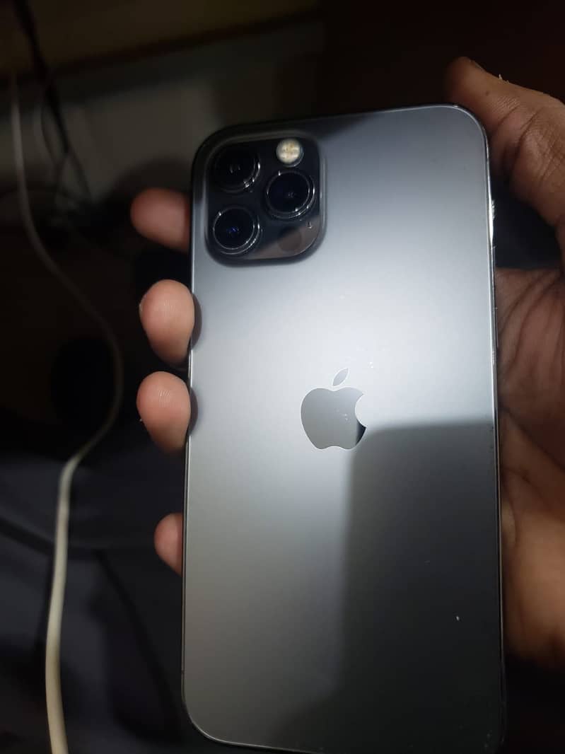 Apple iPhone 12 Pro 4