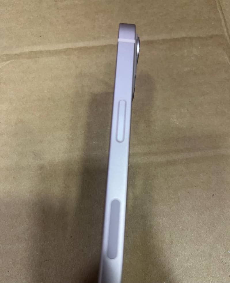 Apple iPhone 13 2
