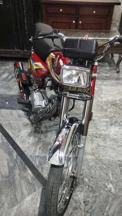 new bike red colour 10/9 second owner