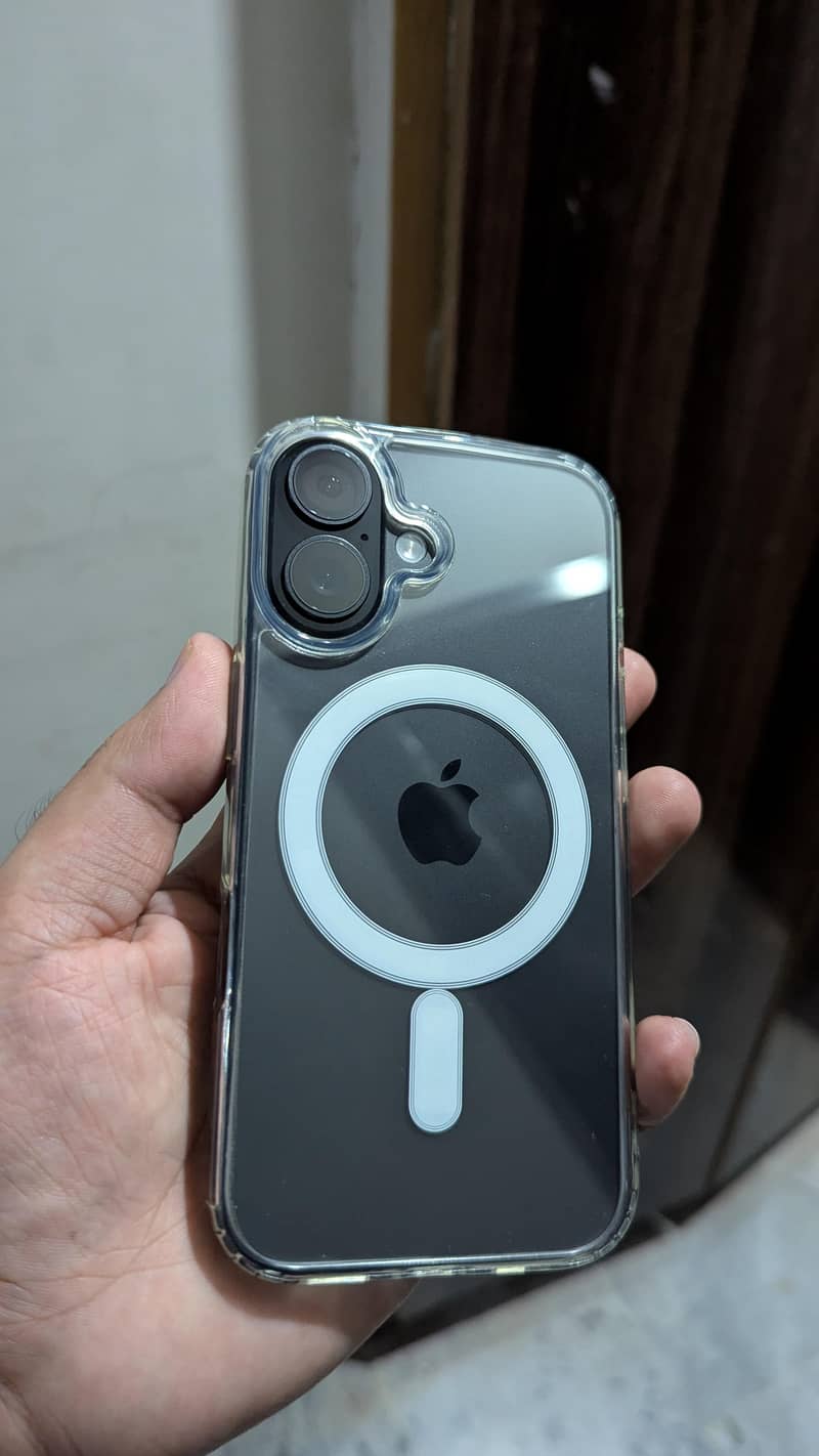 Apple iPhone 16 0
