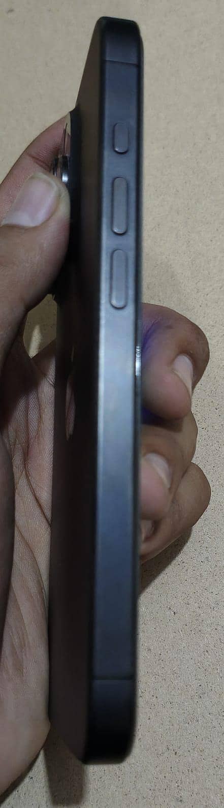 Apple iPhone 15 Pro 1