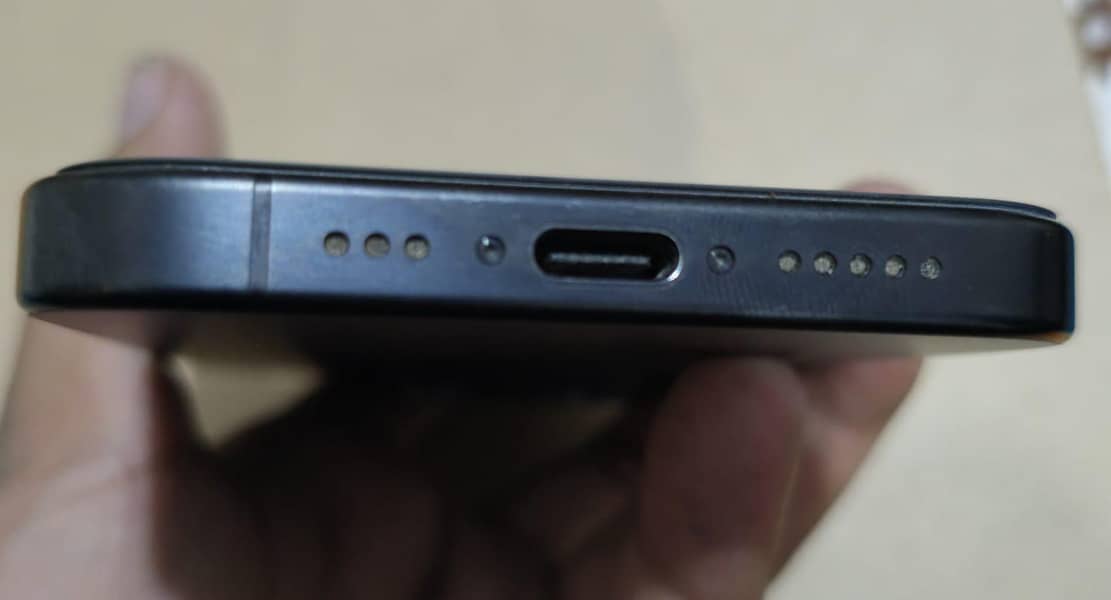Apple iPhone 15 Pro 4