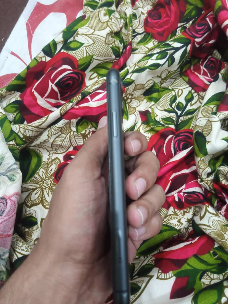 Apple iPhone 11 1