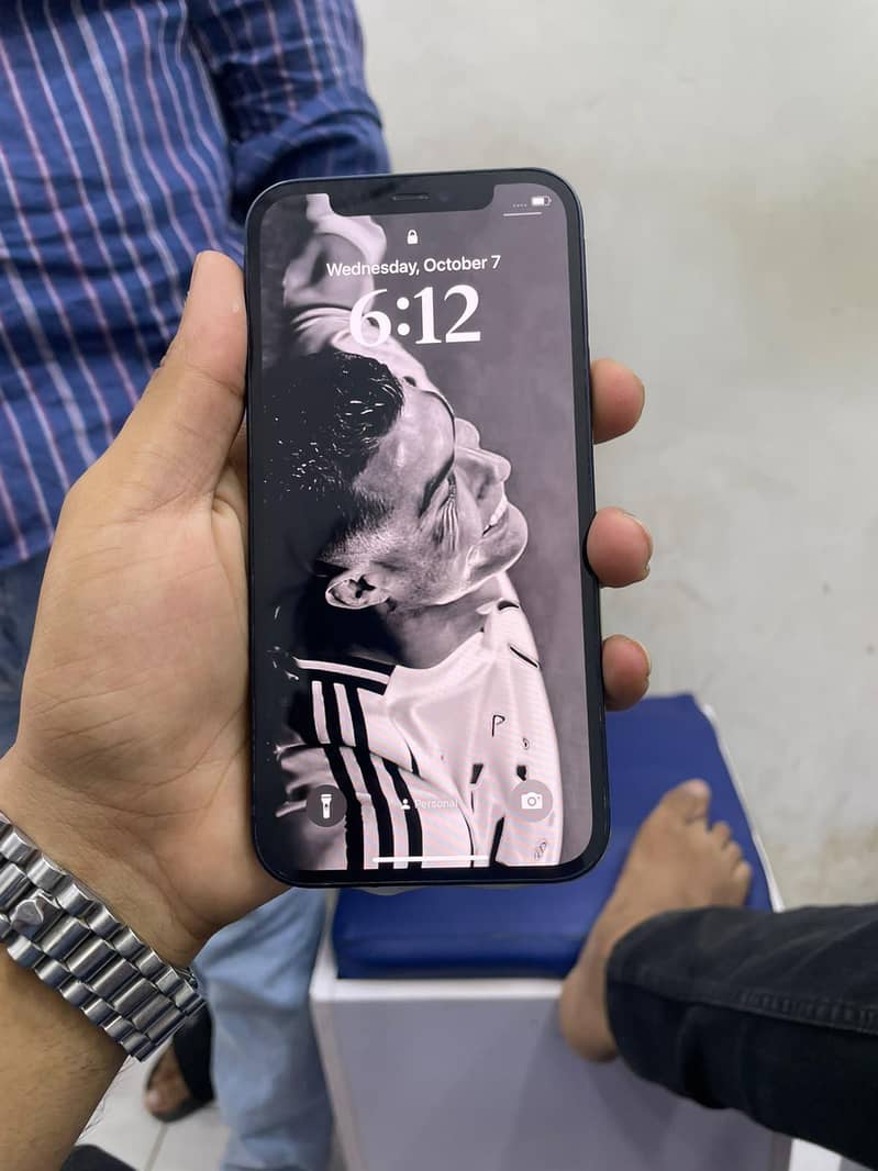 Apple iPhone 12 0