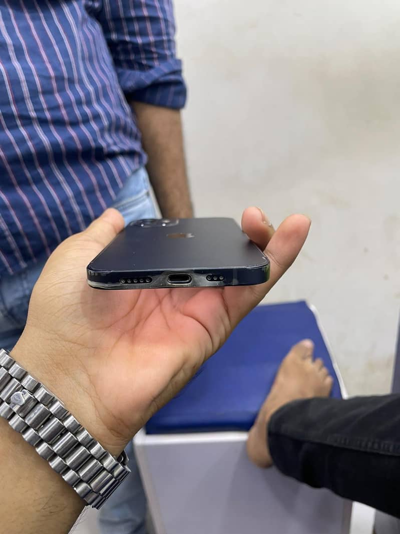 Apple iPhone 12 5