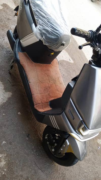 scooty 2026 applied for 1800 km use behtarin condition
