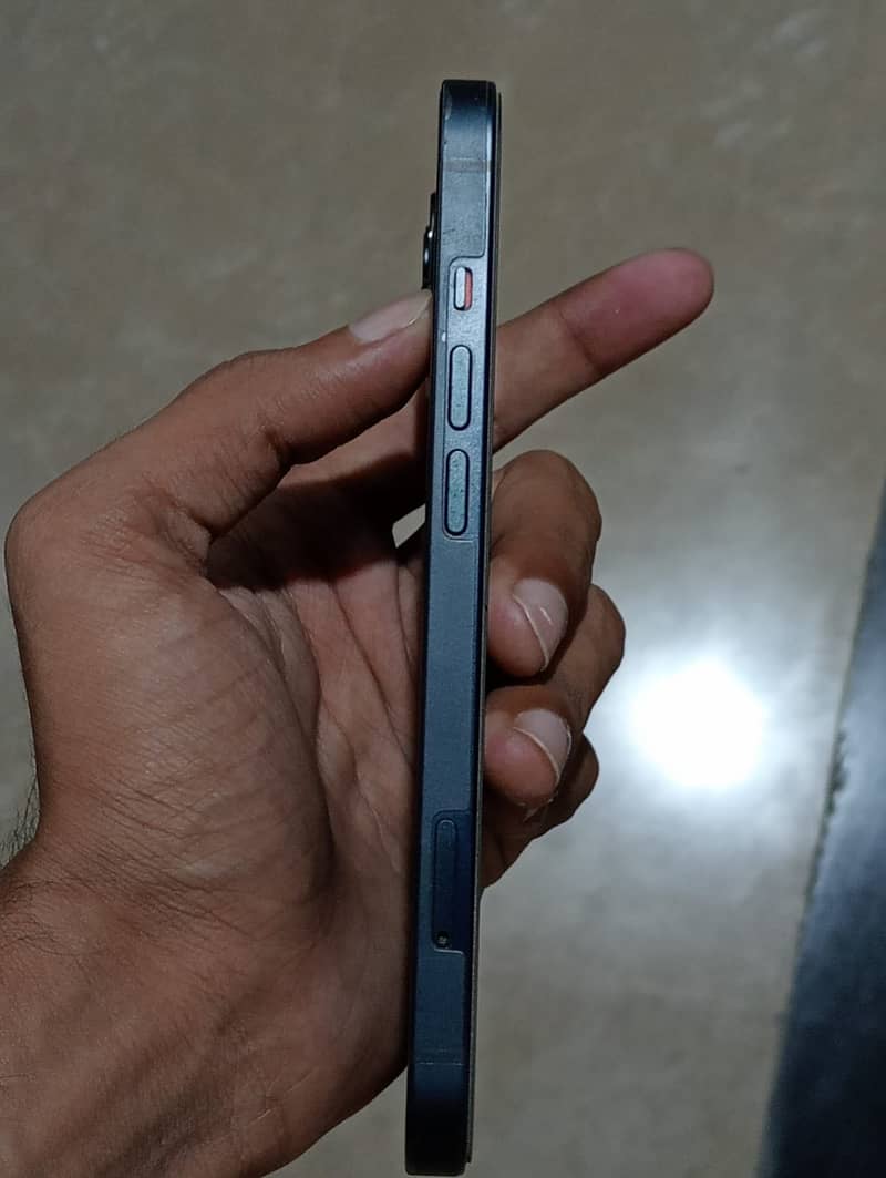 Apple iPhone 13 1