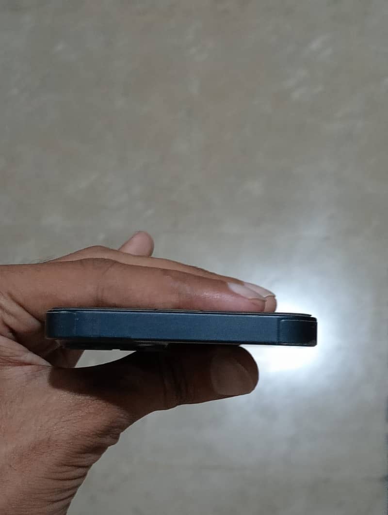 Apple iPhone 13 3