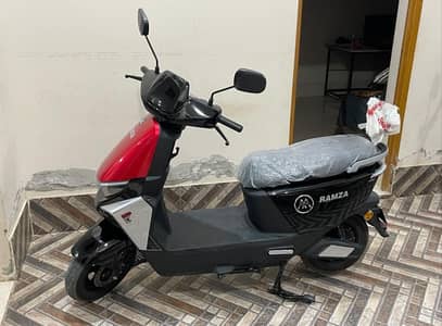 ramza  liberty 1000watt motor graphine battery |90km range | DiscBrake