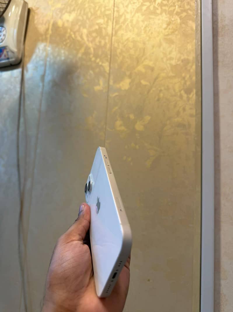 Apple iPhone 13 6