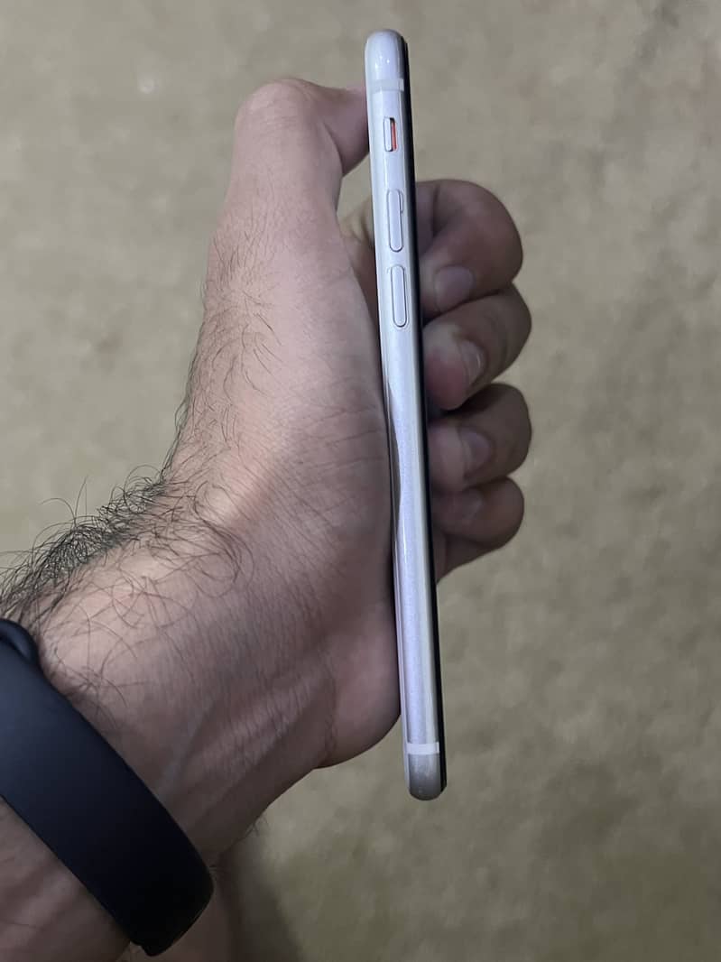 Apple iPhone SE 3 4