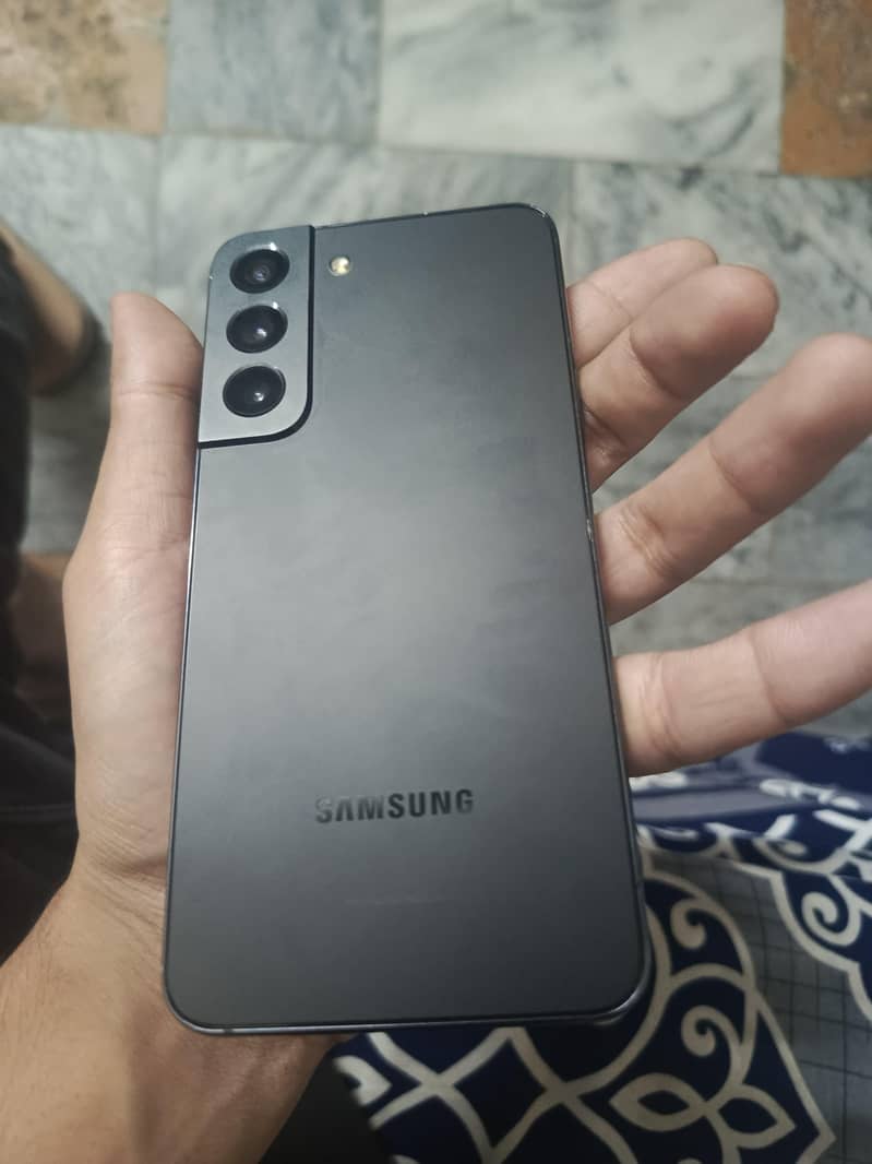 Samsung  S22 1