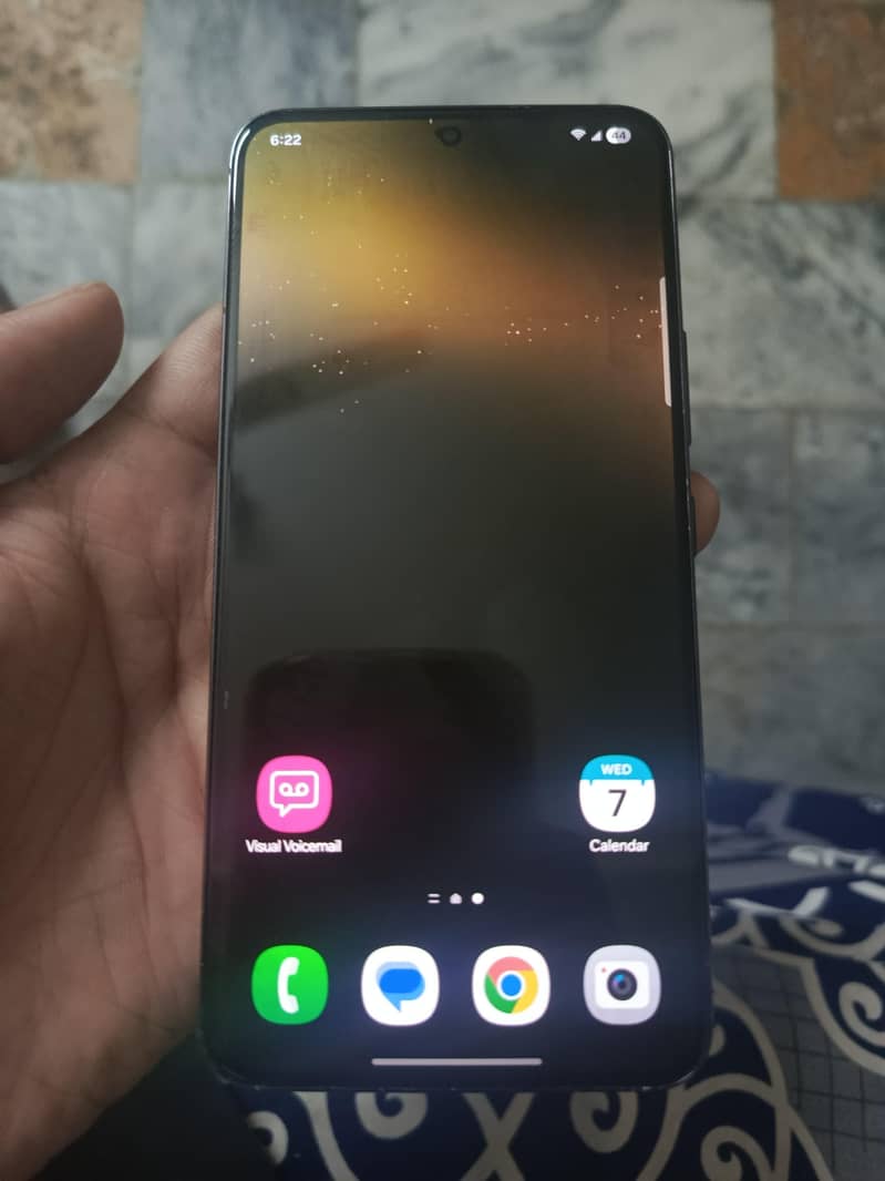 Samsung  S22 4