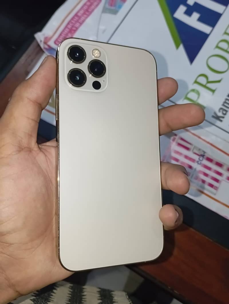 Apple iPhone 12 Pro 4
