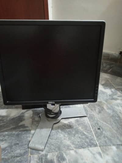 Dell P190S, a 19-inch square flat-panel LCD monitor