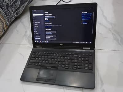 Dell Laptop i7 6th gen, 16 GB DDr4 Ram, 256 GB SSD, 2GB Graphic Card
