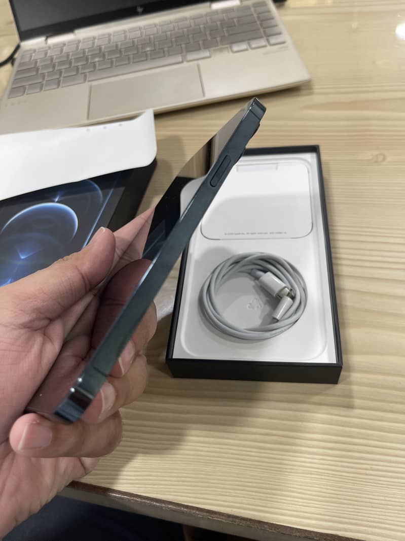 Apple iPhone 12 Pro Max 4