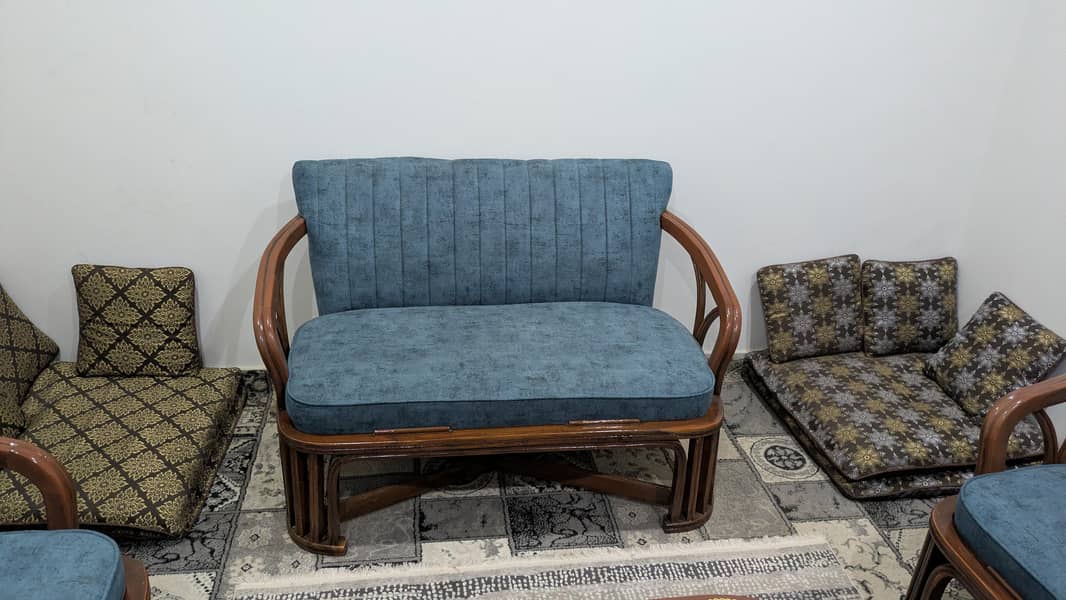Sofa For sell 0