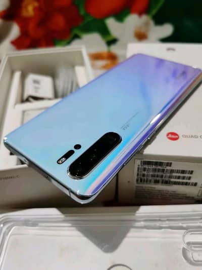 Huawei P30 Pro 8gb256gbMy WhatsApp number 03292431677