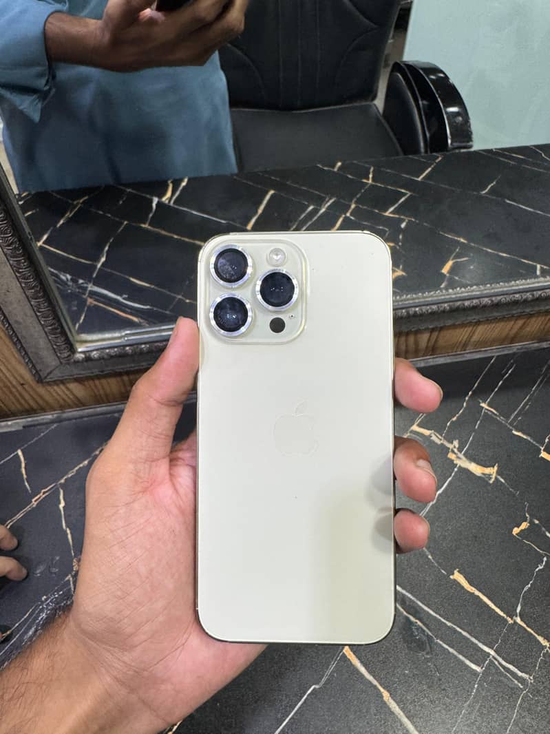 Apple iPhone 14 Pro Max 0