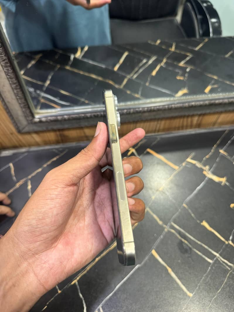 Apple iPhone 14 Pro Max 2
