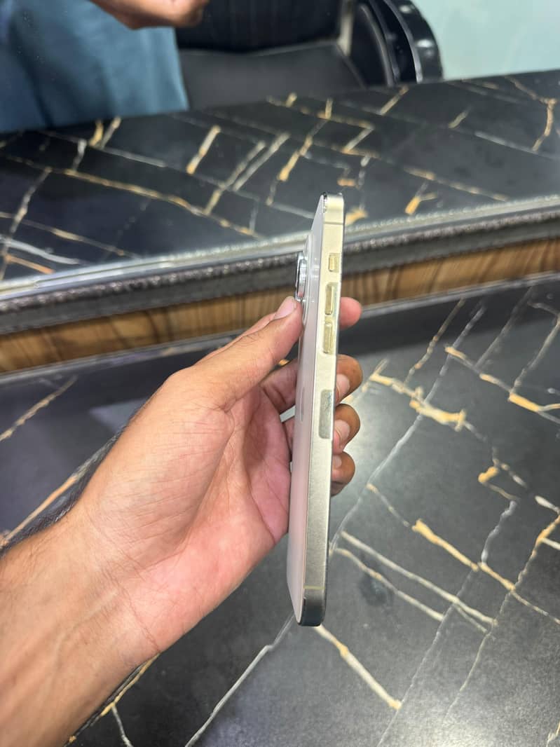 Apple iPhone 14 Pro Max 6