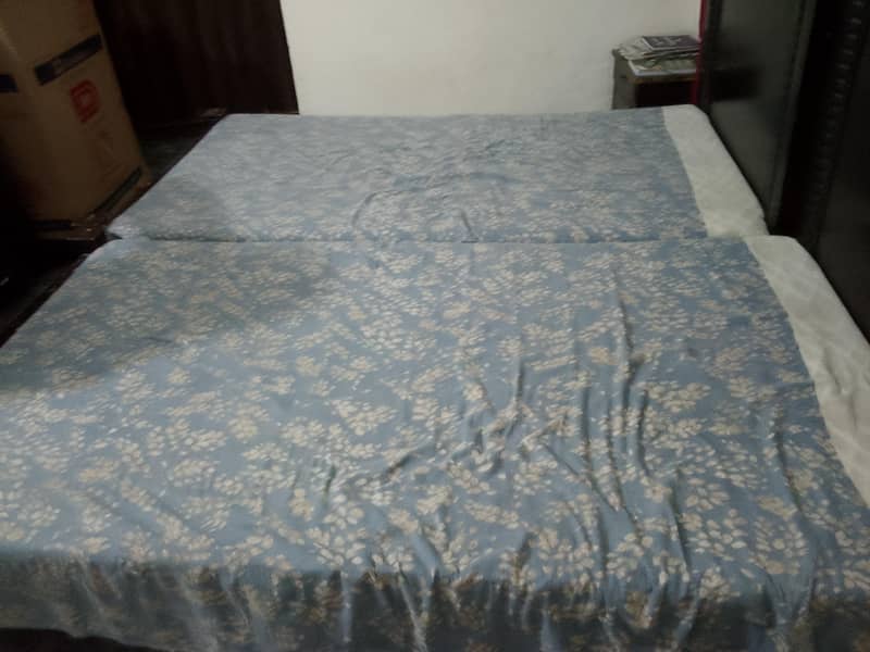 two single bed with two side table 0